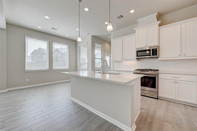 Building Photo - 16235 Rattlesnake Run Trail Trl