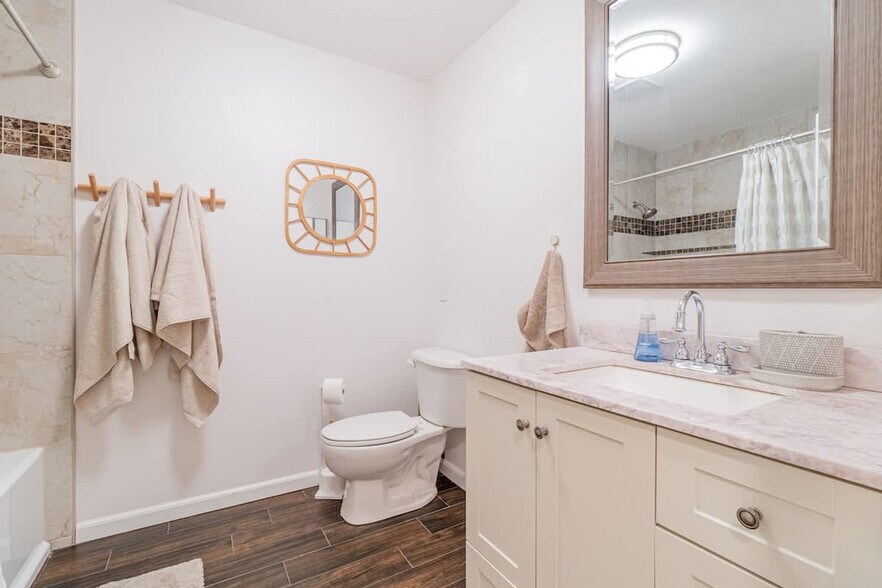 Building Photo - 2850 Columbus Way