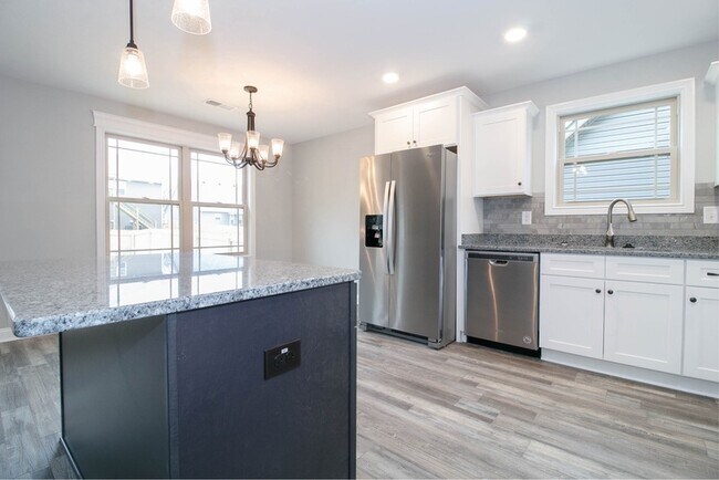Building Photo - 1080 Harrison Way