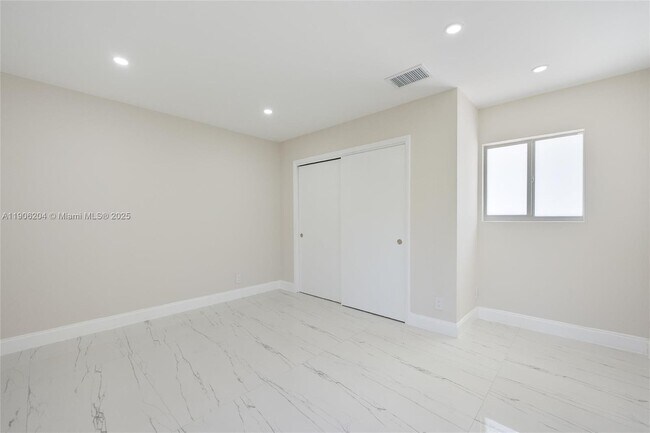 Building Photo - 1510 Coolidge St