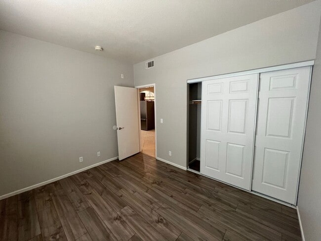 Building Photo - Green Valley Ranch Condo