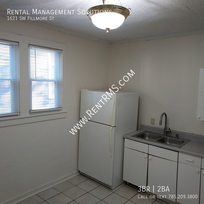 Building Photo - **MOVE-IN SPECIAL**1621 SW Fillmore St - 3...