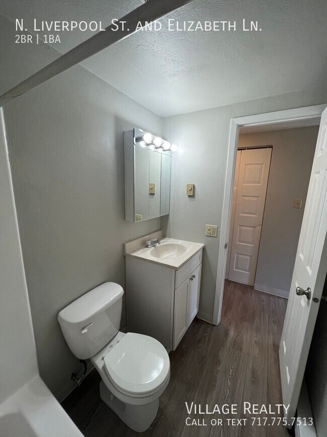 Building Photo - 65 N Liverpool St