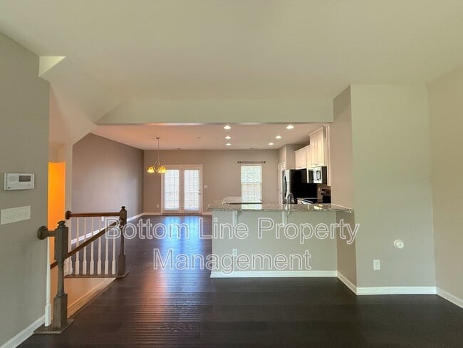 Building Photo - 4020 Zilker Park Dr