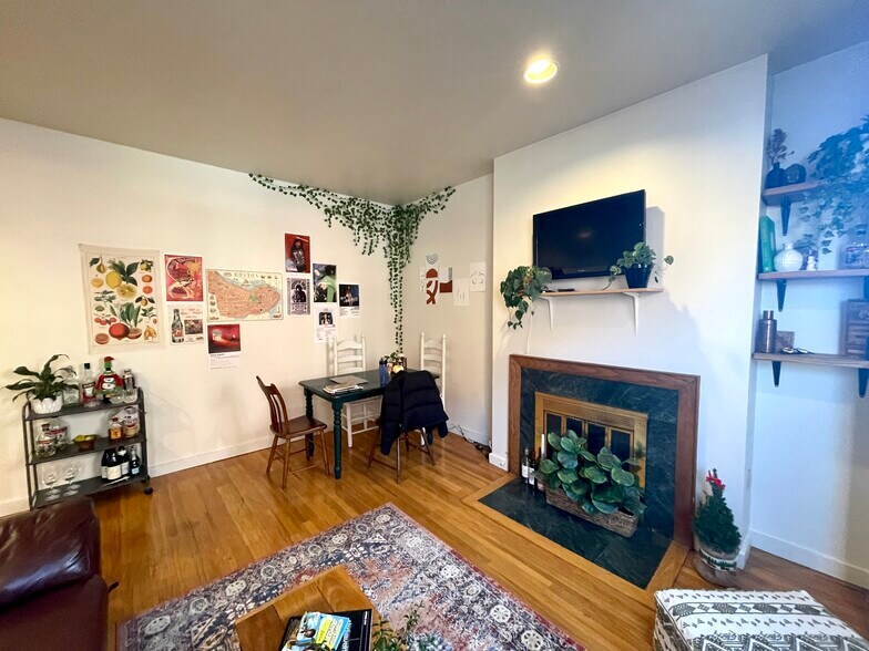 Building Photo - 616 Columbus Ave