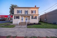 Building Photo - 427 Adams St
