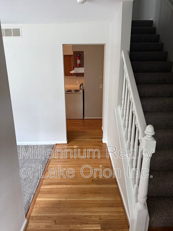Building Photo - 1106 Oak Valley Dr