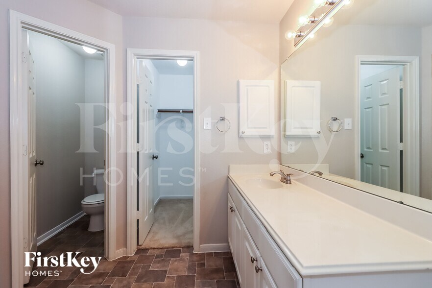 Building Photo - 5039 Lamppost Hill Ct