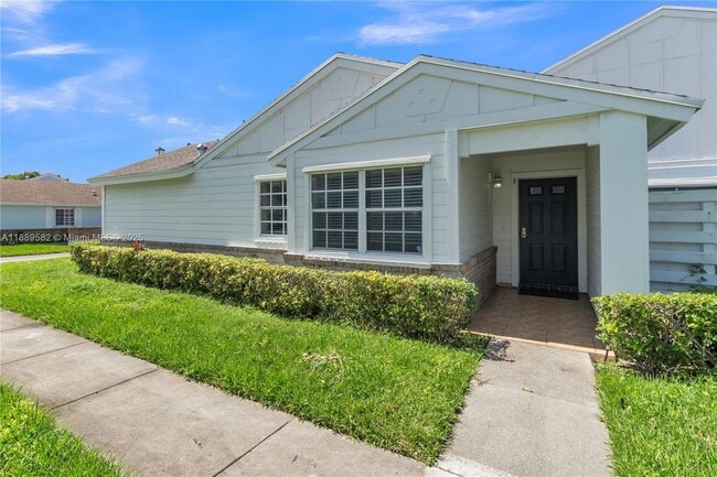 Primary Photo - 13737 SW 147th Cir Ln