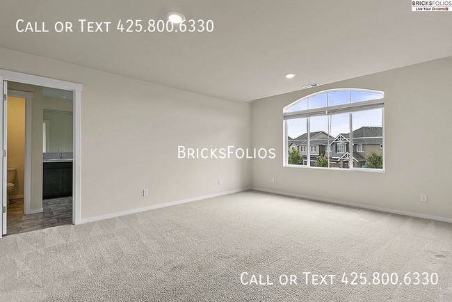 Building Photo - Your Dream Home Awaits in Puyallup – Bonus Offer Included!