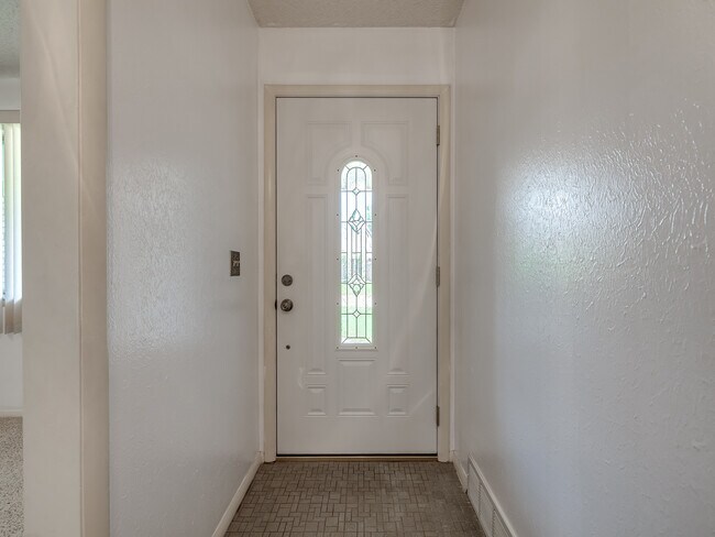 Building Photo - 6721 St Mary's Cir