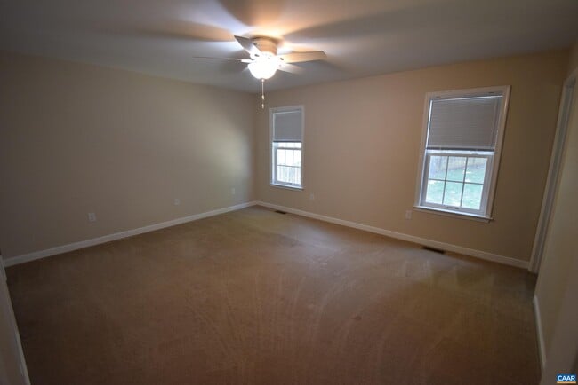 Building Photo - 41 Woodlawn Dr