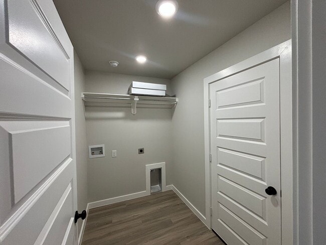Building Photo - 3-Bedroom Home with Stylish Upgrades in Be...