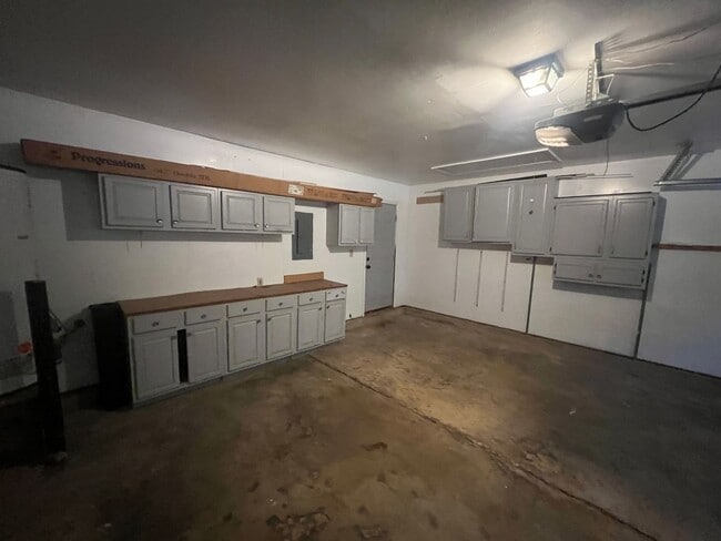 Building Photo - 4440 Hounds Run Dr