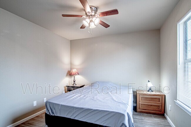Building Photo - 875 FM 1696