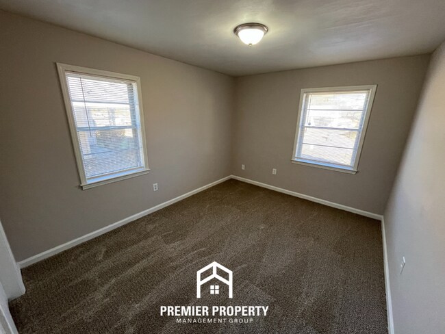 Building Photo - 211 Burwood Dr