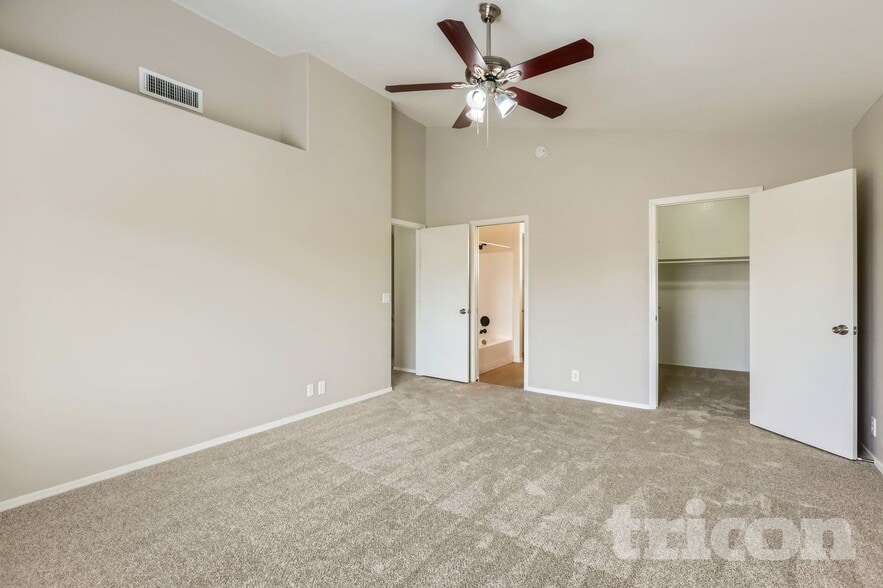 Building Photo - 7321 N 69th Ave