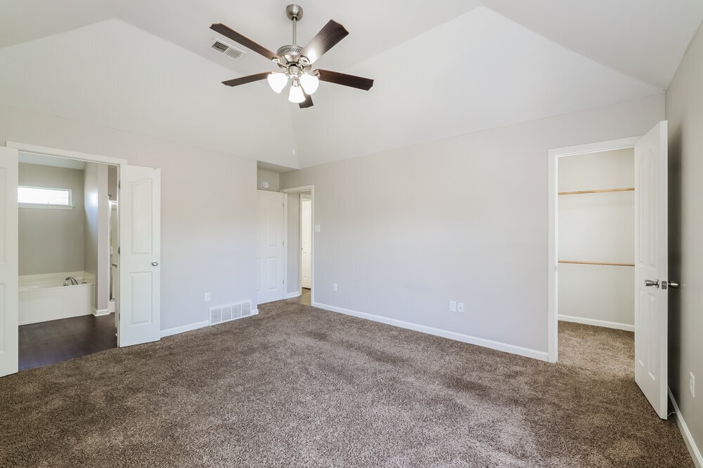 Building Photo - 906 Lakemont Dr