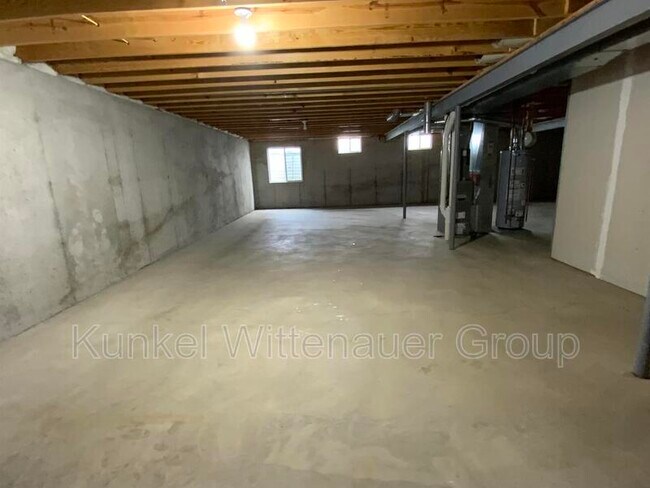 Building Photo - 2923 Harvest Meadow Dr
