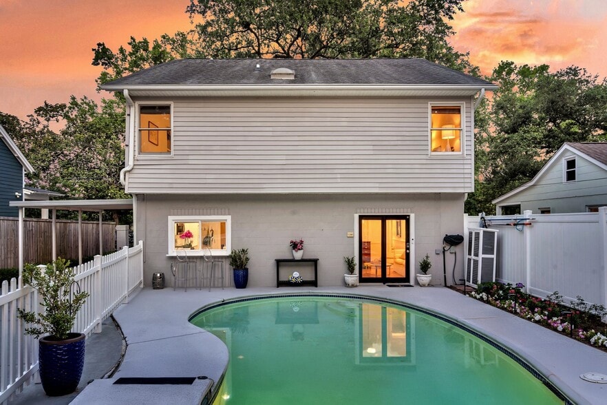 Back of House & Pool - 2142 Golfview Dr