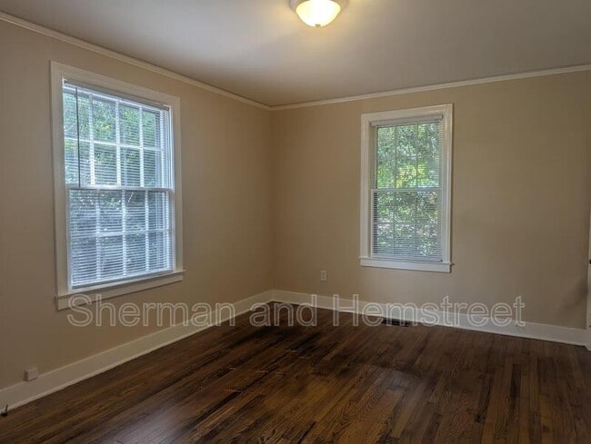 Building Photo - 1449 Troupe St