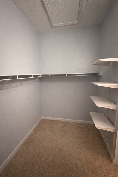 Building Photo - 5360 Mang Pl