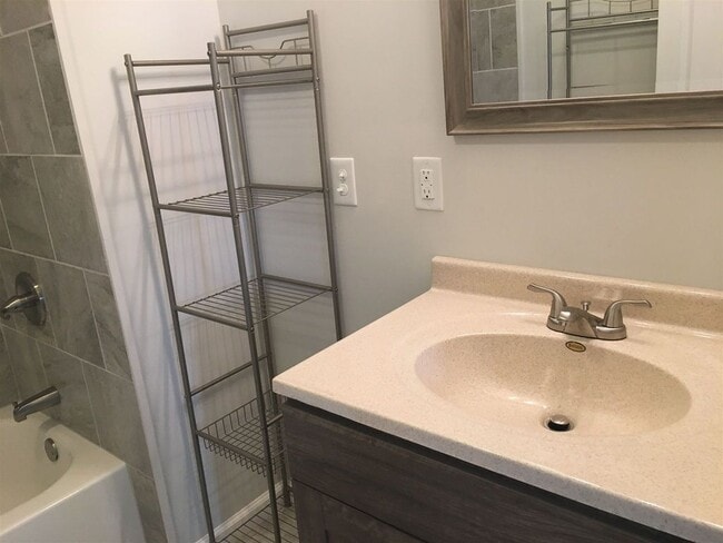 Building Photo - 313 17th St