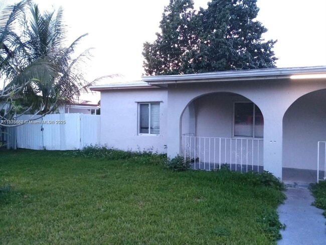 Building Photo - 14760 Tyler St