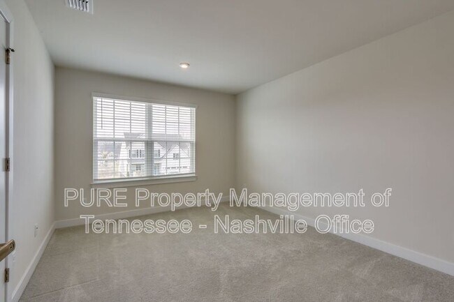 Building Photo - 2102 Morton Dr