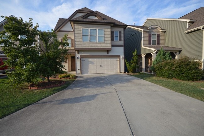 Building Photo - 204 Station Dr