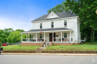 Building Photo - 1710 Lomond St