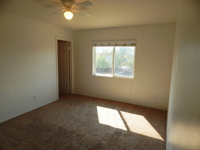 Building Photo - GORGEOUS 4 Bedroom** & 3 full bathrooms on a Cul-De-Sace Home!!