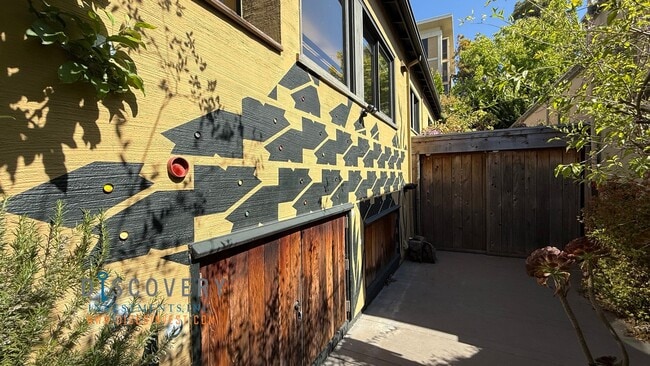 Building Photo - Charming Custom Retreat in Prime Berkeley ...
