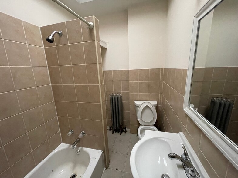 Building Photo - 166 E Tulpehocken St