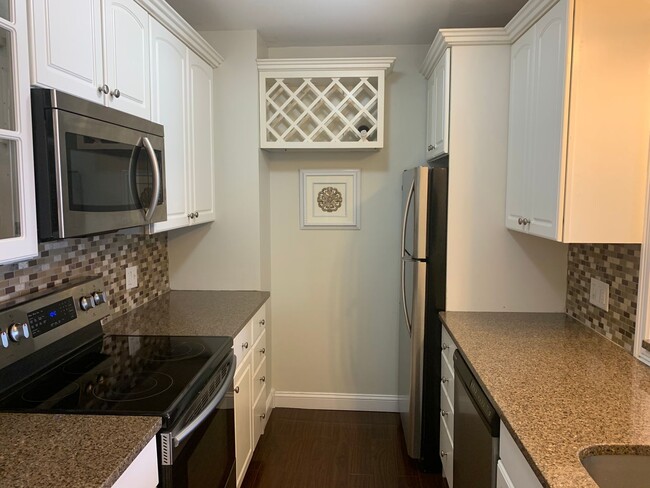 Building Photo - One Bedroom Loft at Kelly House Condominiums