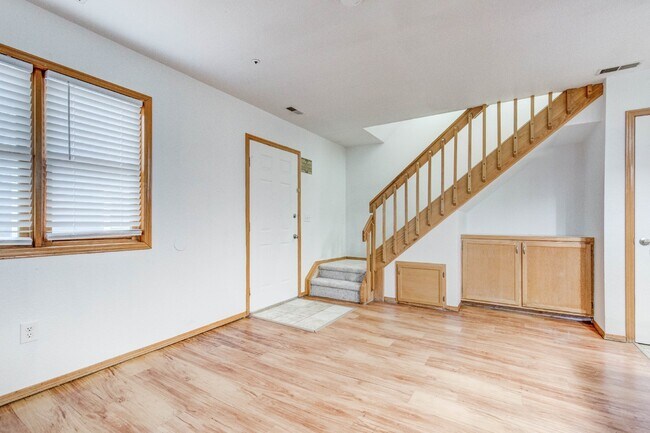 Building Photo - "Charming 3-Bedroom Haven in Boulder – Cozy 850 Sq Ft with 1.5 Baths!"