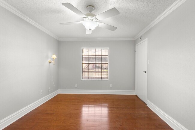 Building Photo - 2750 Holly Hall St