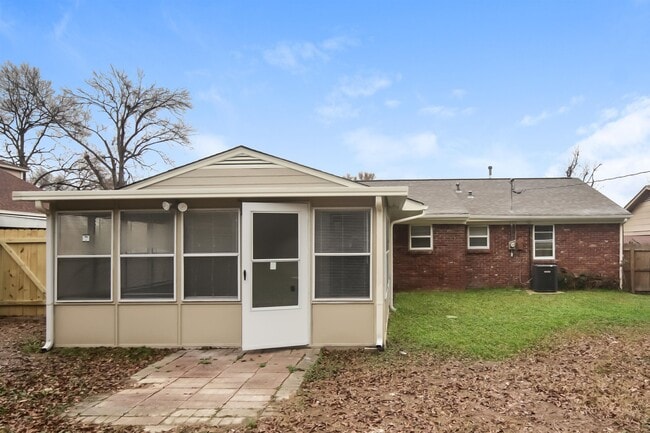 Building Photo - 4547 Almo Ave