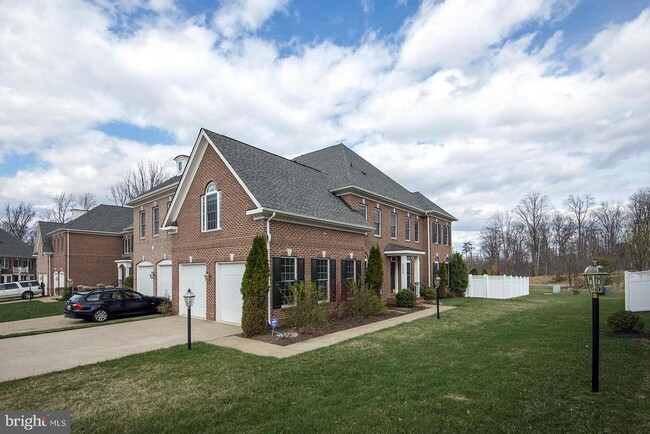 Building Photo - 43620 Merchant Mill Terrace