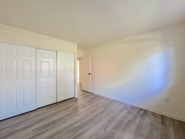 Building Photo - Comfortable Annandale Home with Functional Layout and Outdoor Space