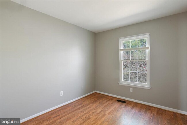 Building Photo - 3 Cinzano Ct