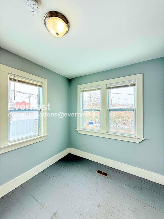 Building Photo - 2541 Monterey St