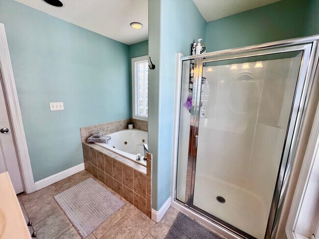 Building Photo - Charming Home Near Town Center VB with Large Primary Suite!