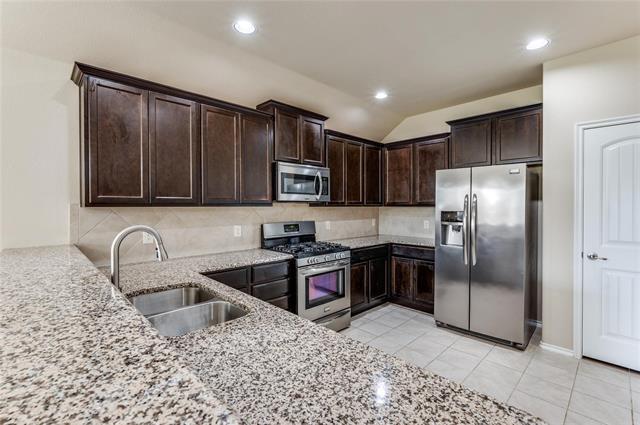 Building Photo - 1028 Lake Woodland Dr