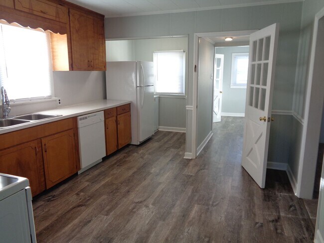 Building Photo - Kernersville Location-2 Bedroom House
