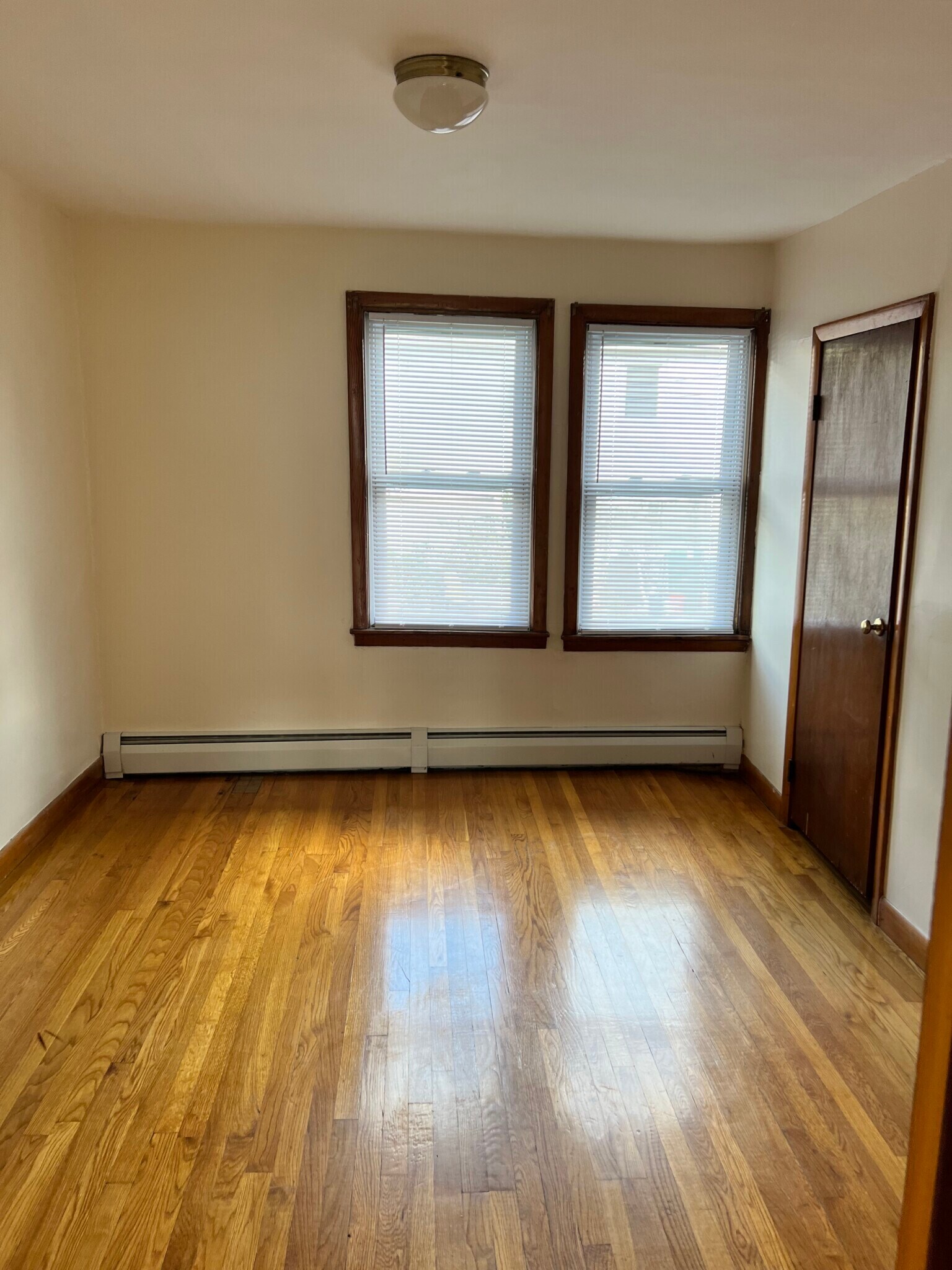 Building Photo - 37 Arlington St