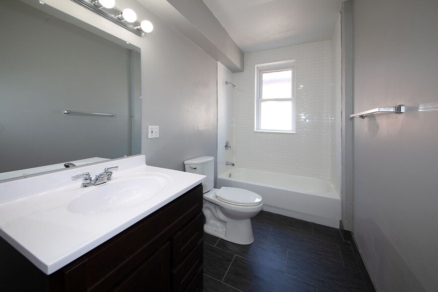 Interior Photo - Vandy House