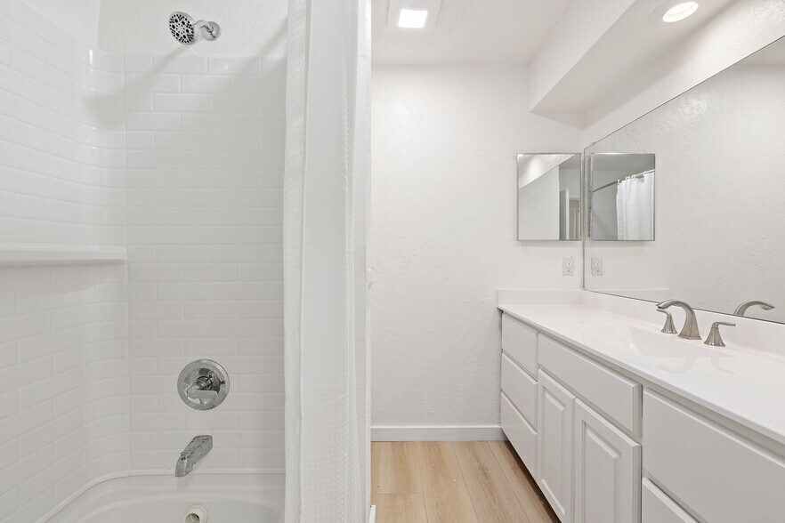 Building Photo - 1912 N Floyd Rd