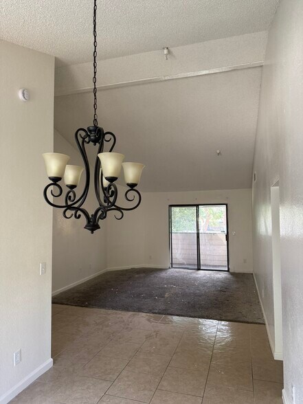 Building Photo - 44406 15th St E