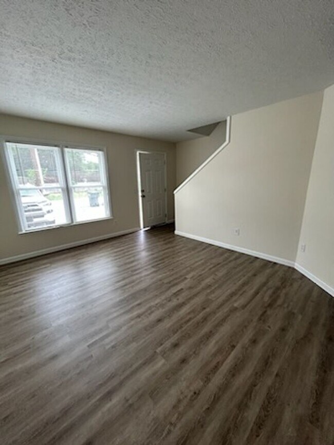 Building Photo - 1840 Woodland Ave